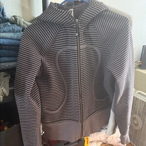 lululemon athletica Women's SZ6 Purple Zip Hoodie